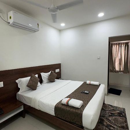 Hotel Queens Comfort Майсур Экстерьер фото