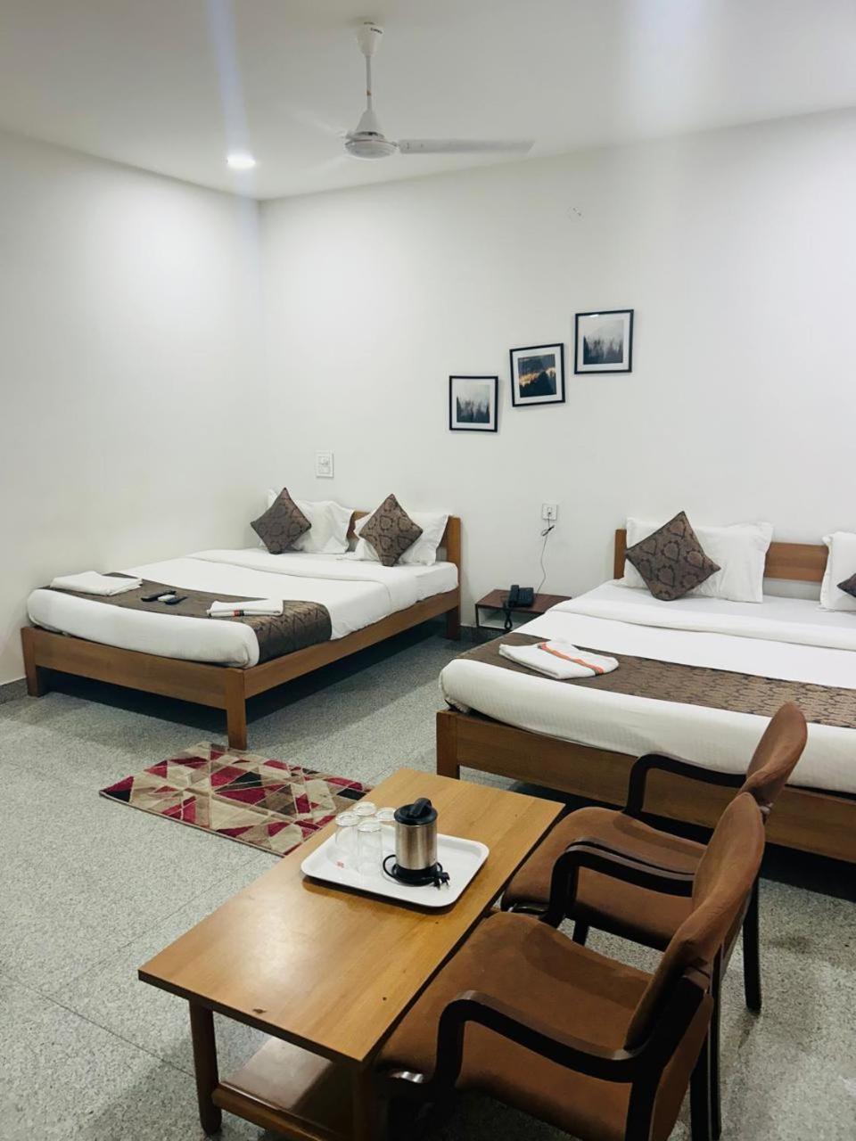 Hotel Queens Comfort Майсур Экстерьер фото