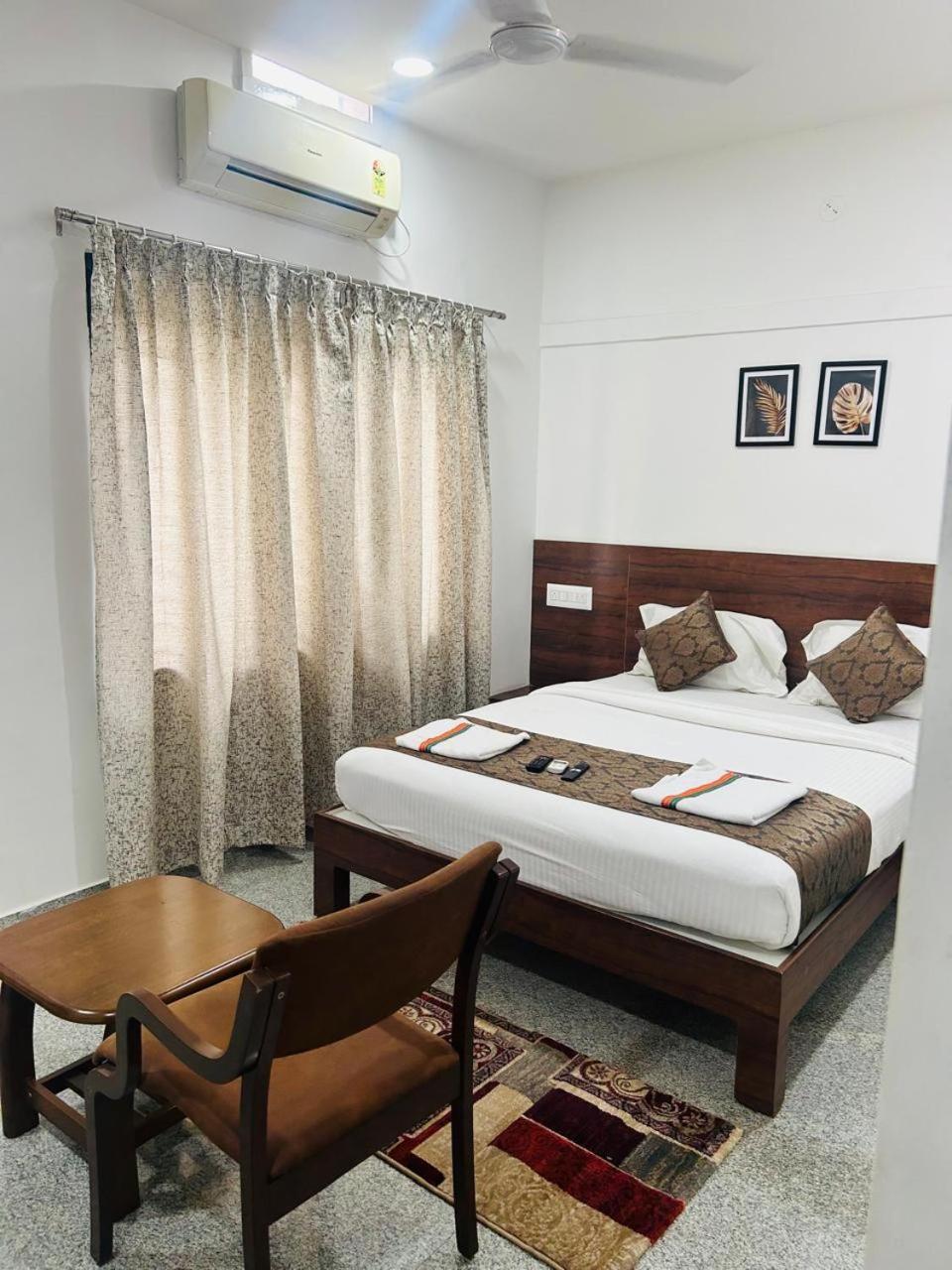 Hotel Queens Comfort Майсур Экстерьер фото