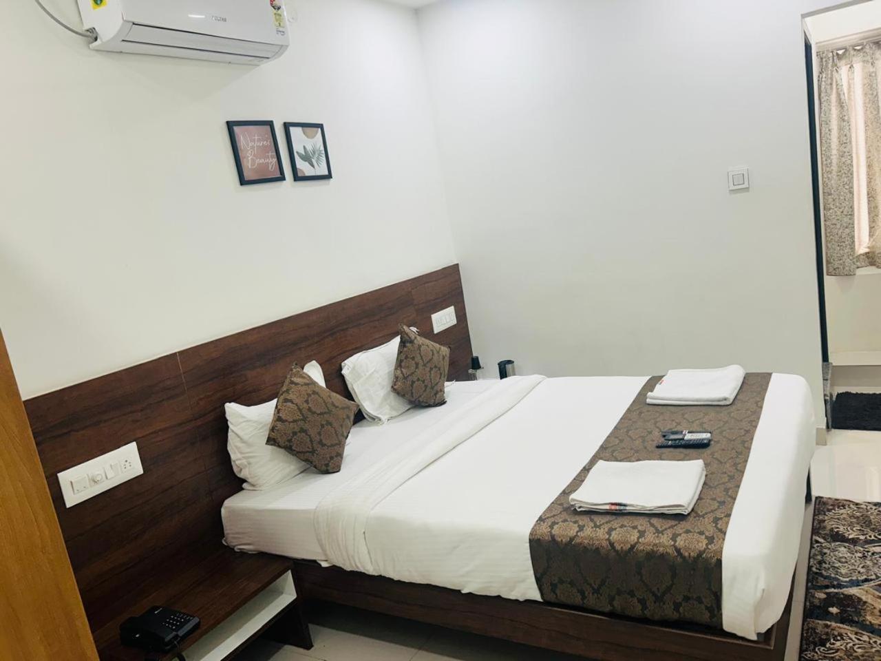 Hotel Queens Comfort Майсур Экстерьер фото