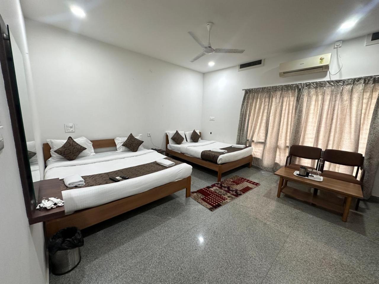 Hotel Queens Comfort Майсур Экстерьер фото