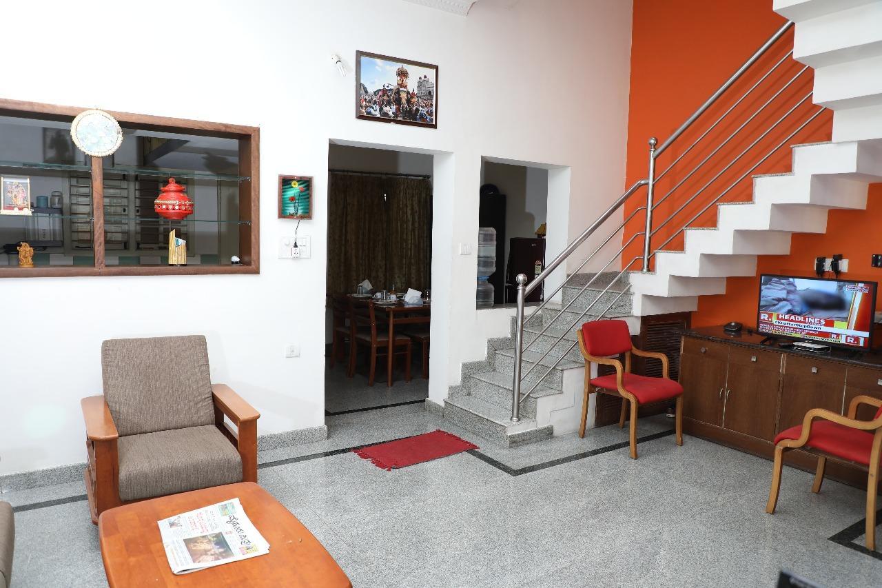 Hotel Queens Comfort Майсур Экстерьер фото